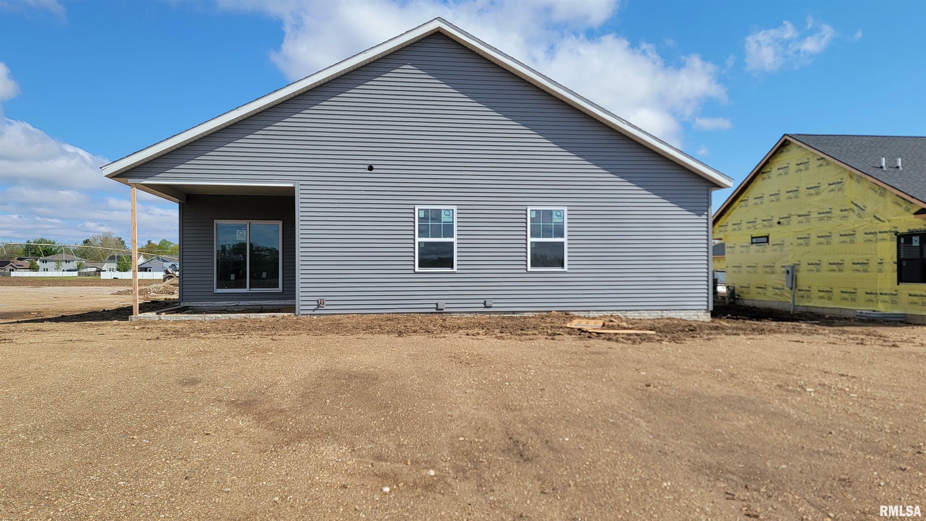 Property Photo: 1320 Hillcrest Drive IL 61523