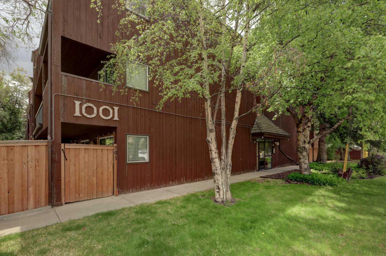 Property Photo: 1001 68 Avenue SW 306 AB T2V 4X1