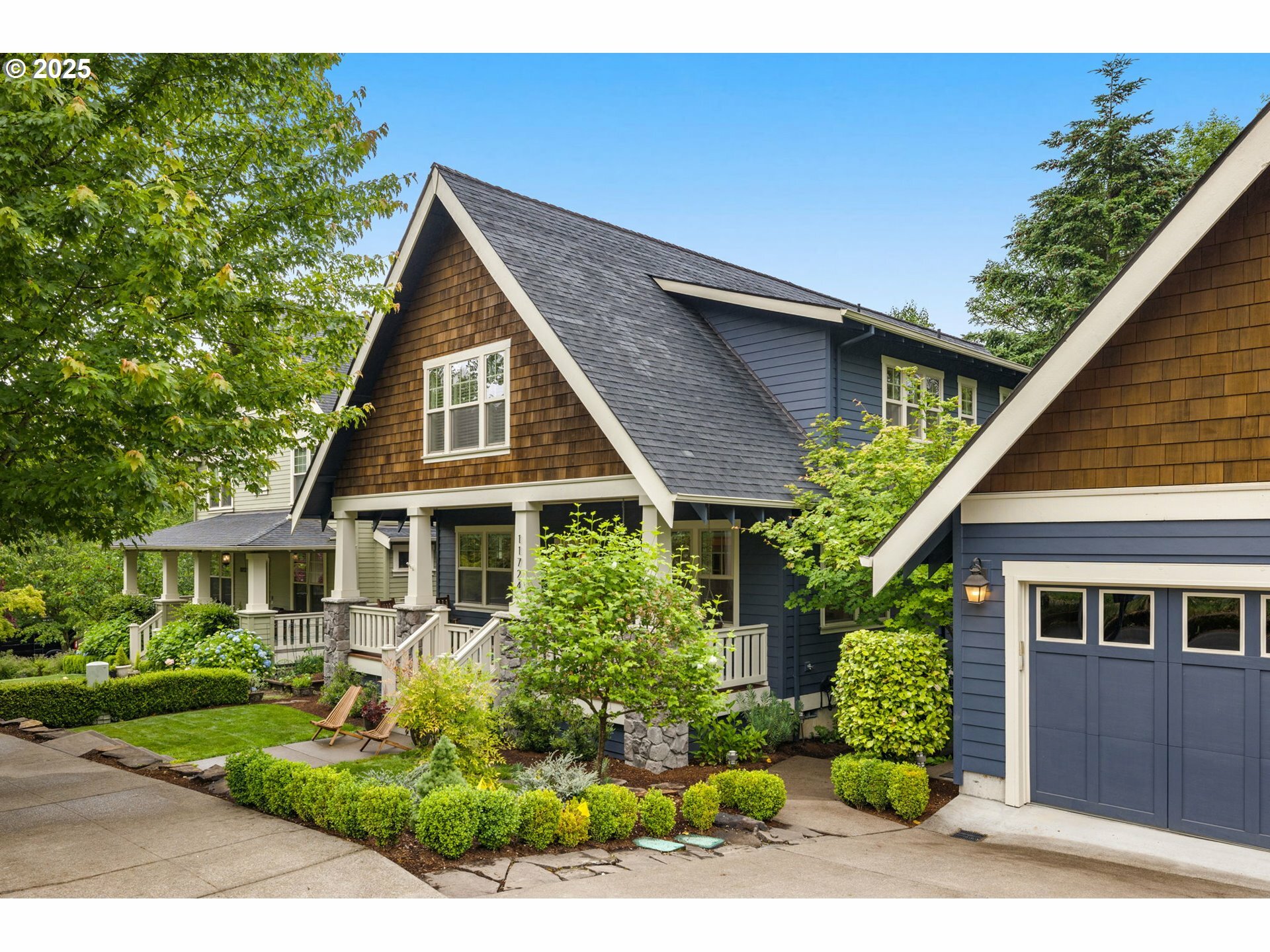 Property Photo:  11724 SW 39th Ave  OR 97219 