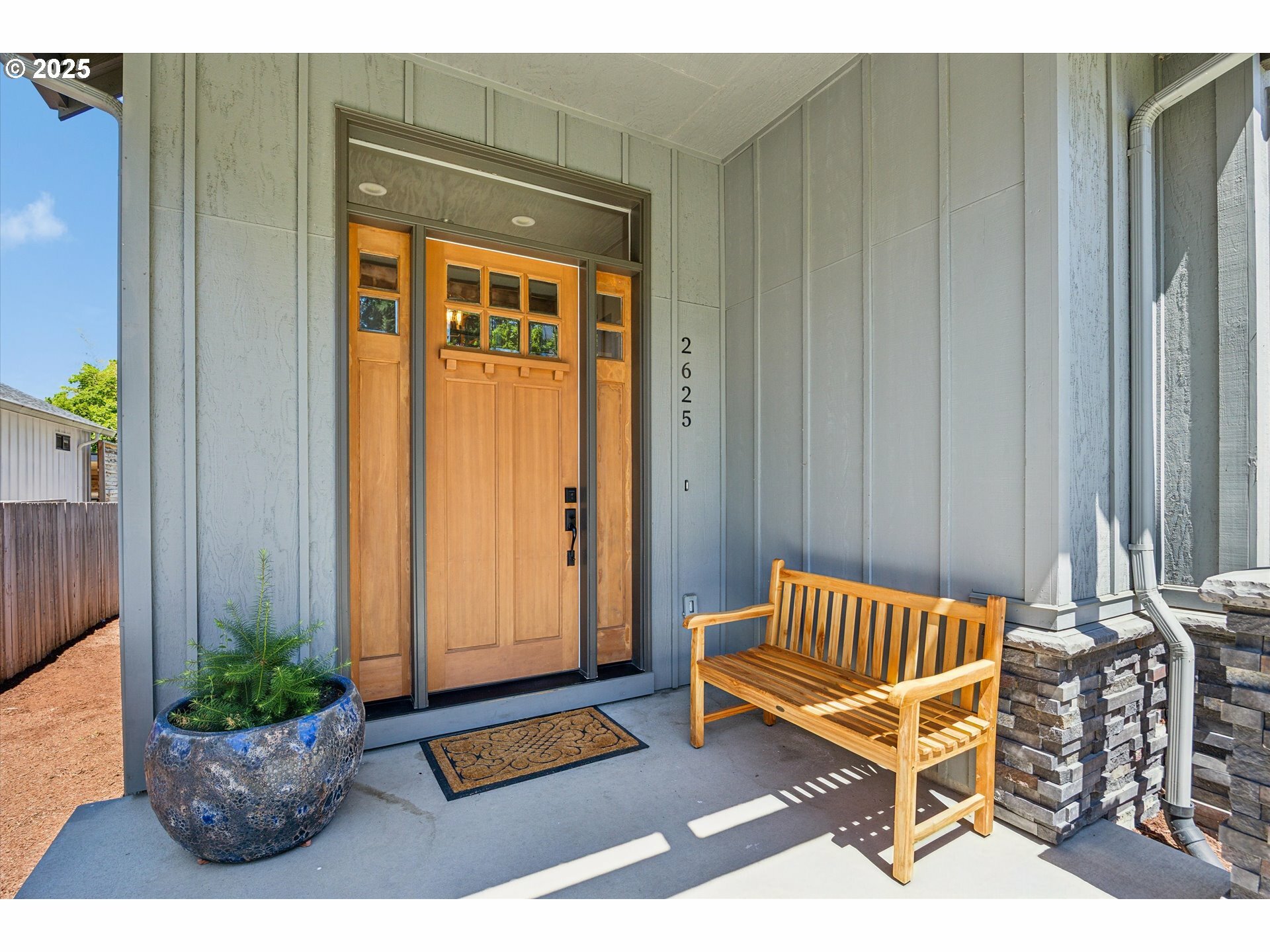 Property Photo: 2625 SE Vineyard Way OR 97267