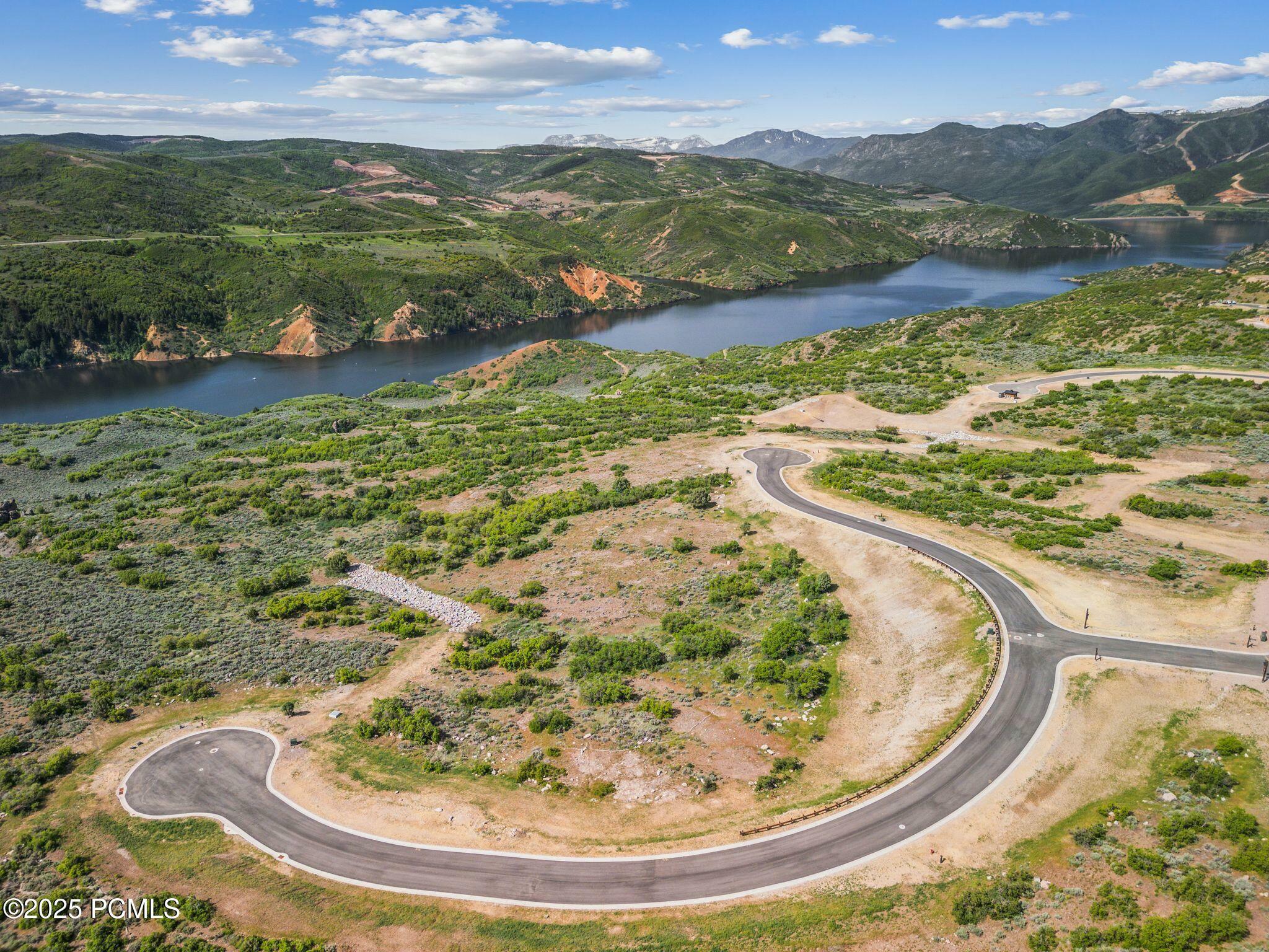 Property Photo: 3528 E Wishbone Place UT 84036