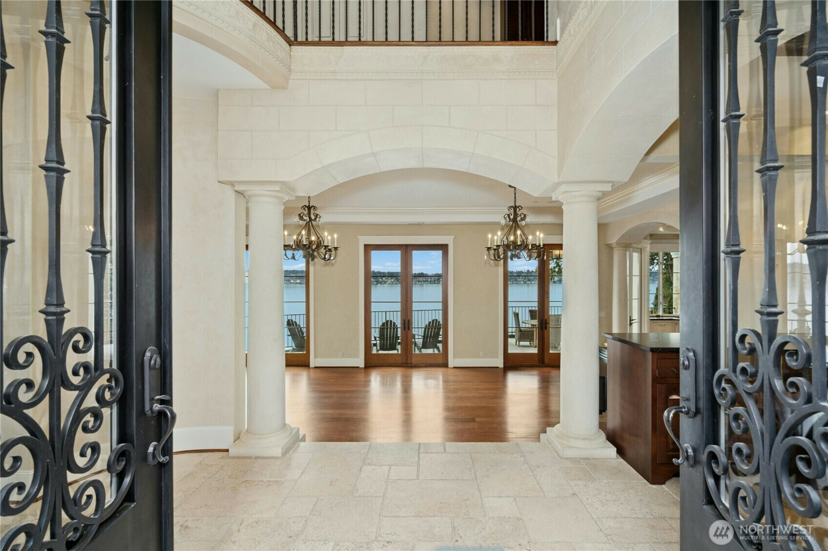 Property Photo: 11601 Holmes Point Drive NE WA 98034