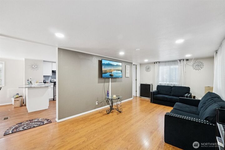 Property Photo: 4248 A Street SE 518 WA 98002