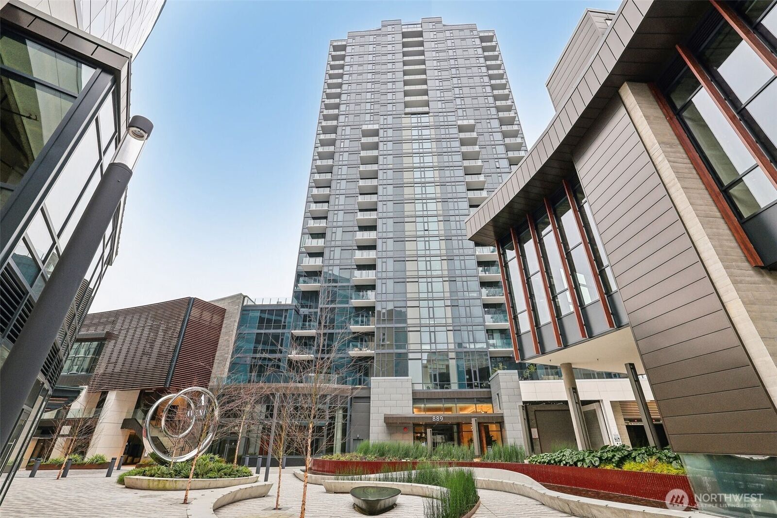 Property Photo: 889 Avenue Square NE 303 WA 98004