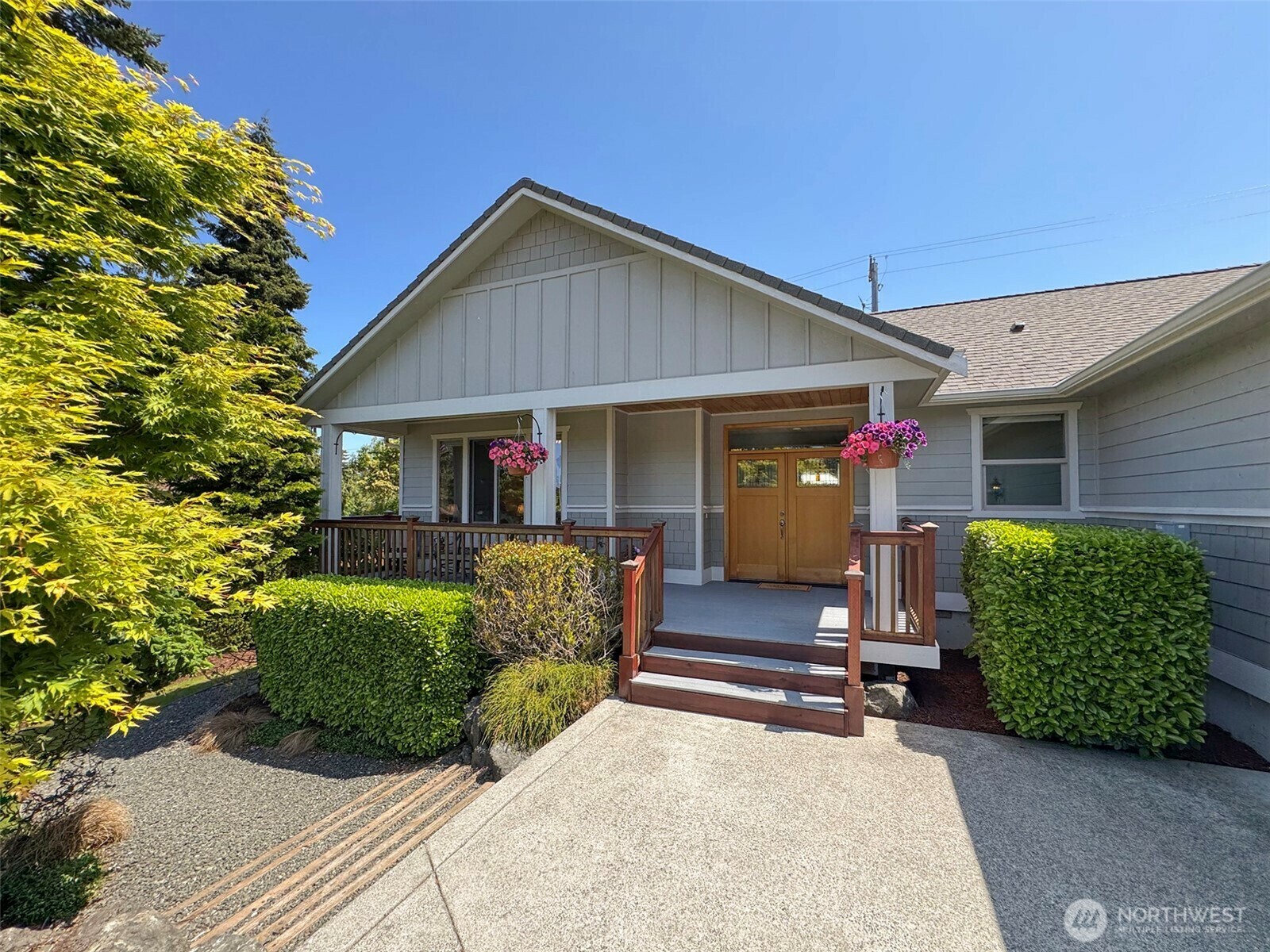 Property Photo: 1427 N Aurora Court WA 98363