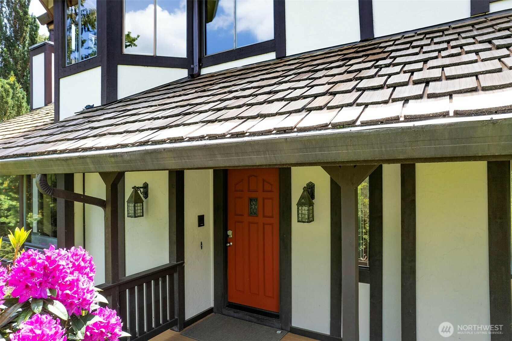 Property Photo: 2120 Squak Mountain Loop SW WA 98027