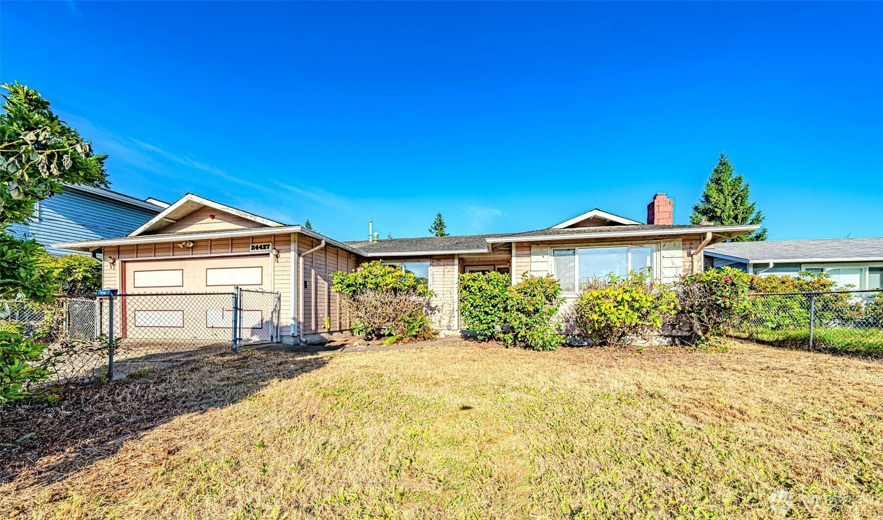 Property Photo: 24427 14th Avenue S WA 98198