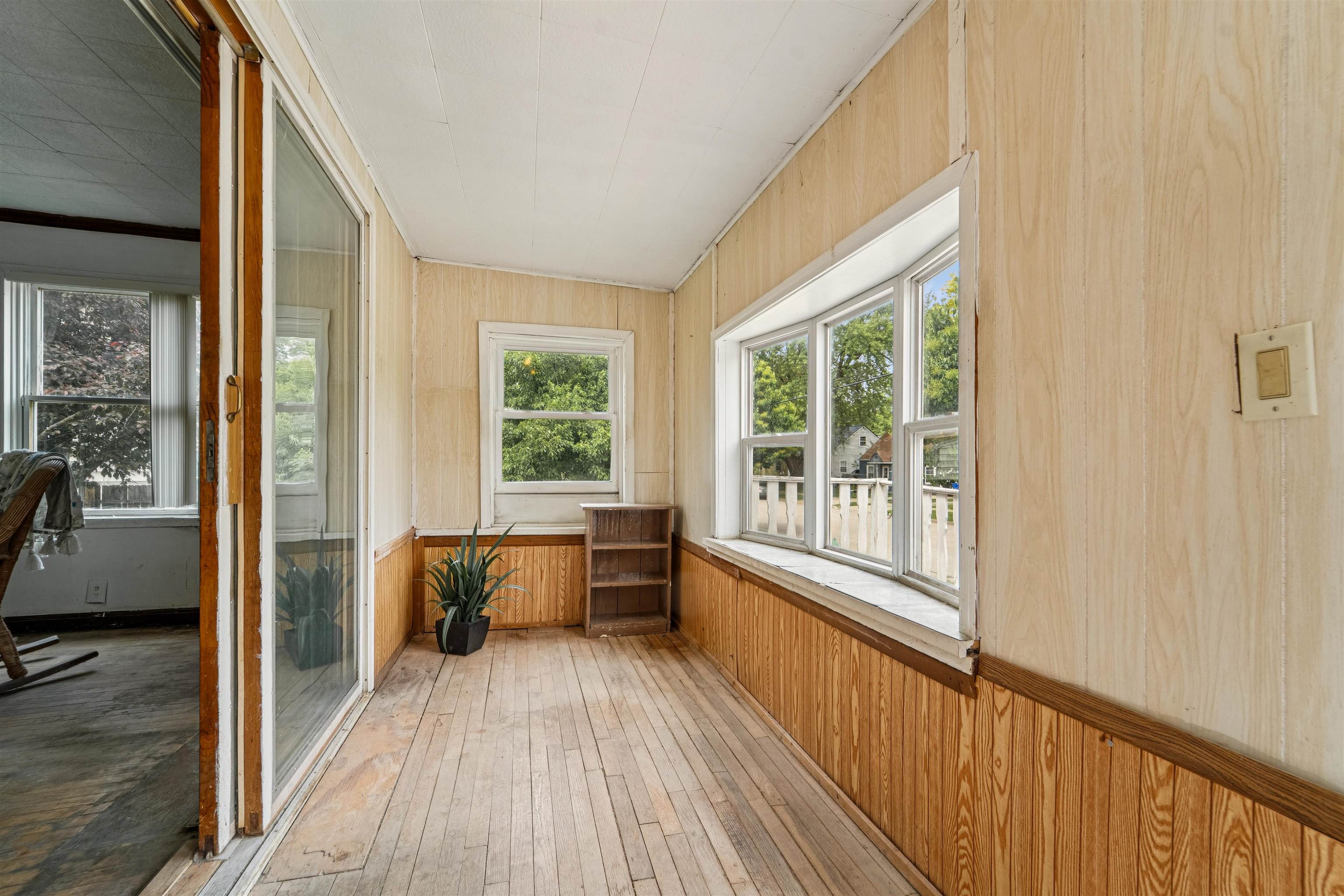 Property Photo: 1627 W Rogers Avenue WI 54914