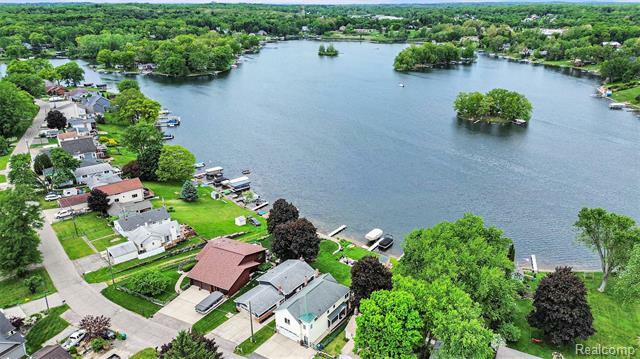 Property Photo: 10048 King Road MI 48350