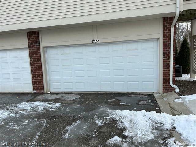 Property Photo:  29855 Fox Run Circle  MI 48092 