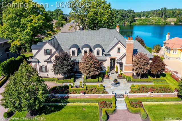 Property Photo:  18939 Bella Vista Court  MI 48168 