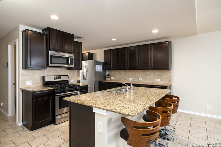 Property Photo: 12162 Remilly Way TX 78154