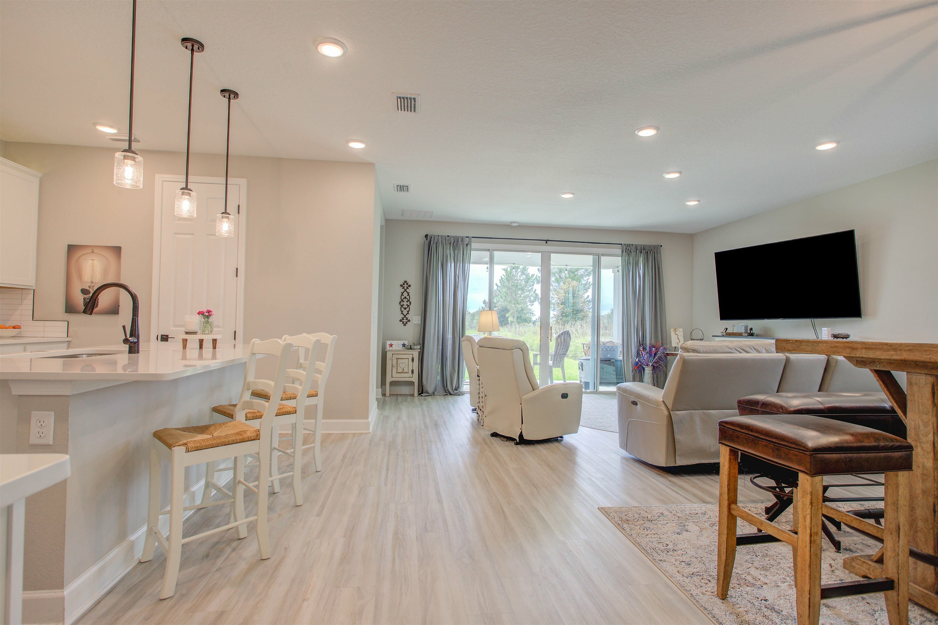Property Photo: 24 Pepperpike Way FL 32092