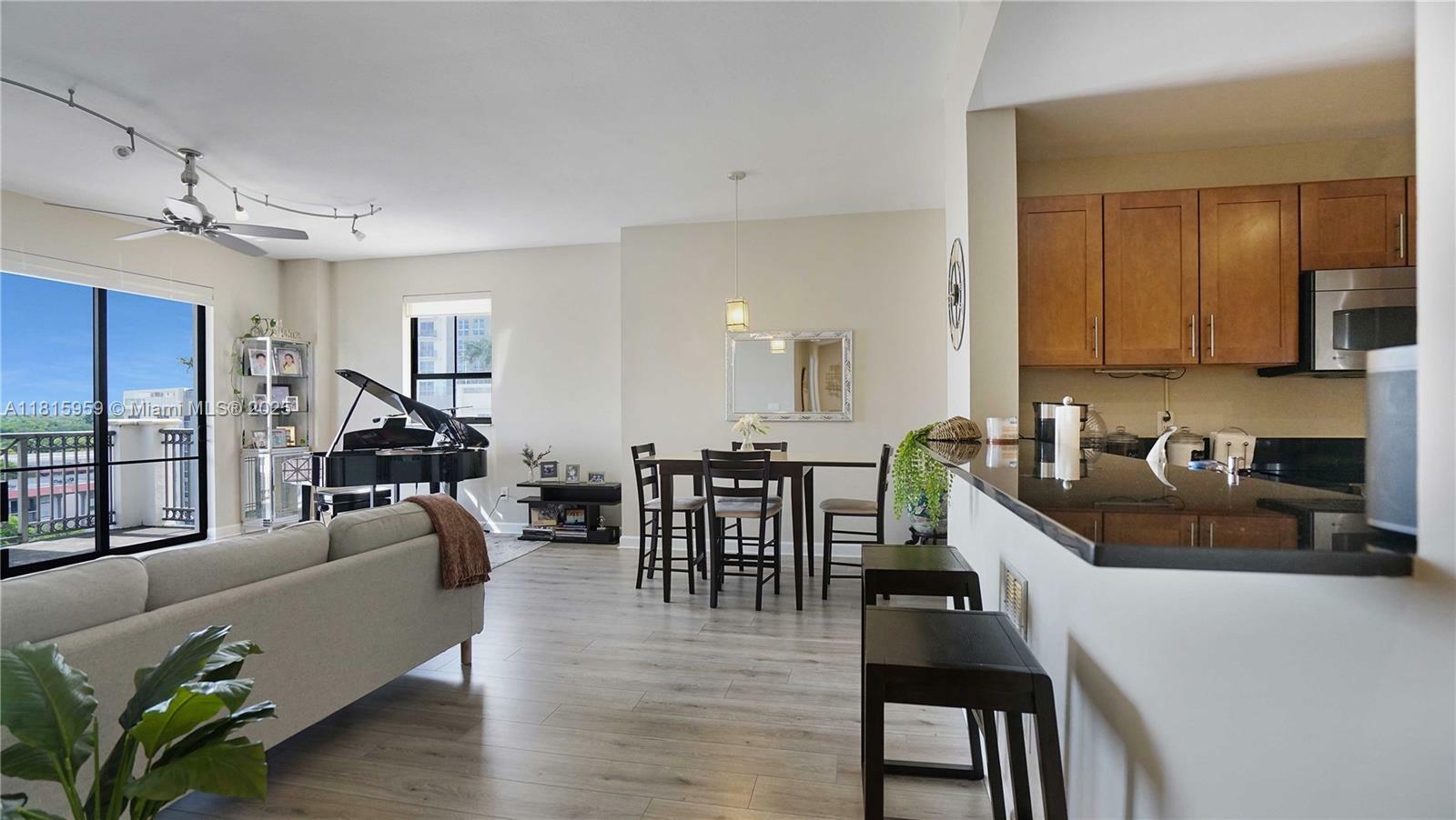 Property Photo: 8390 SW 72nd Ave 811 FL 33143