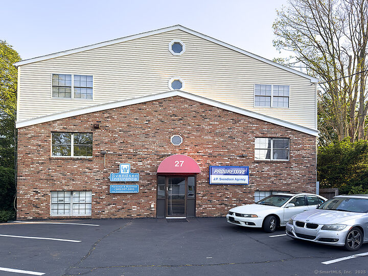 27 Lucy Street  Woodbridge CT 06525 photo