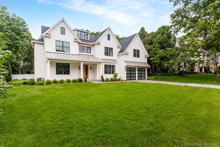 Property Photo:  