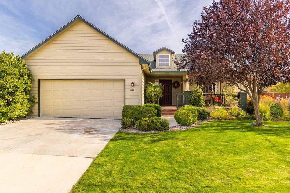 Property Photo: 705 S Long Rd WA 99016