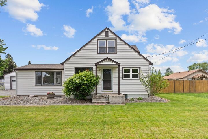 Property Photo:  17616 E Alki Ave  WA 99016 