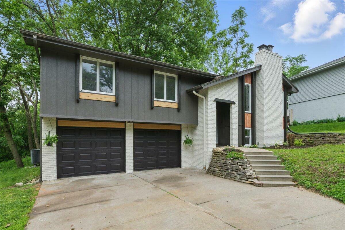 Property Photo:  809 Hawthorne Court  IA 51503 