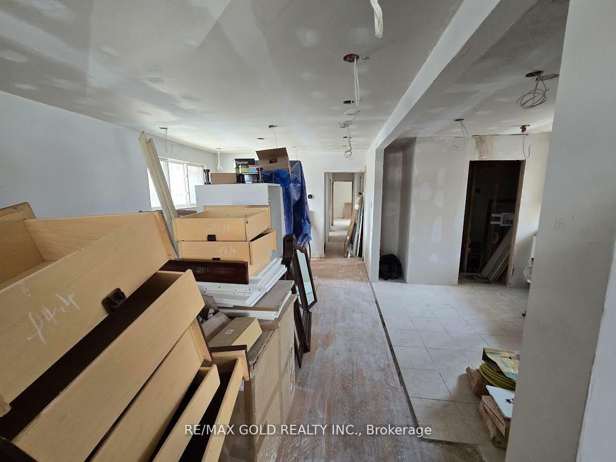 Property Photo: 111 Verobeach Boulevard ON M9M 1P8