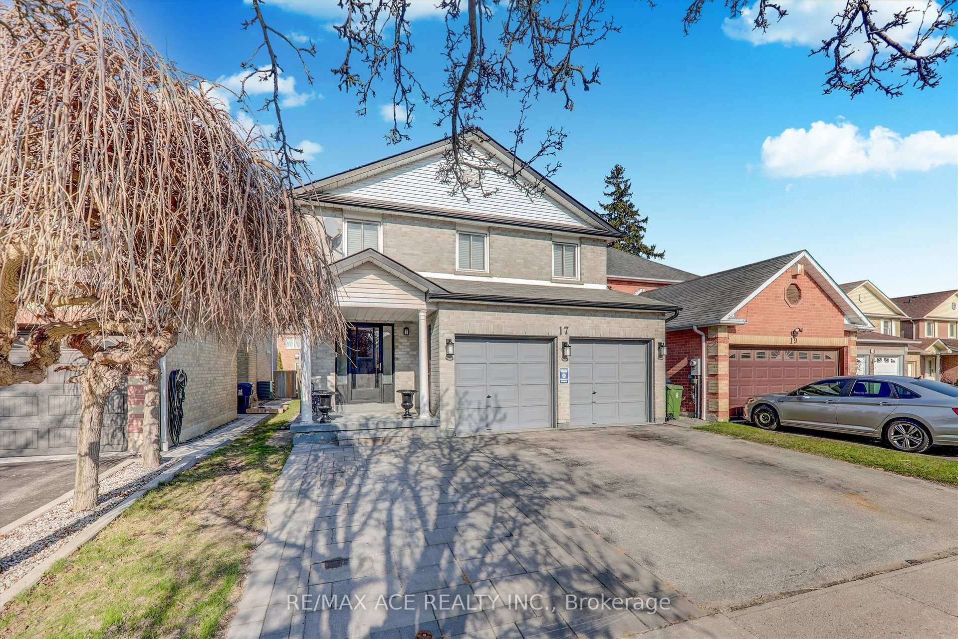 Property Photo: 17 Plumrose Boulevard ON M1E 5E8