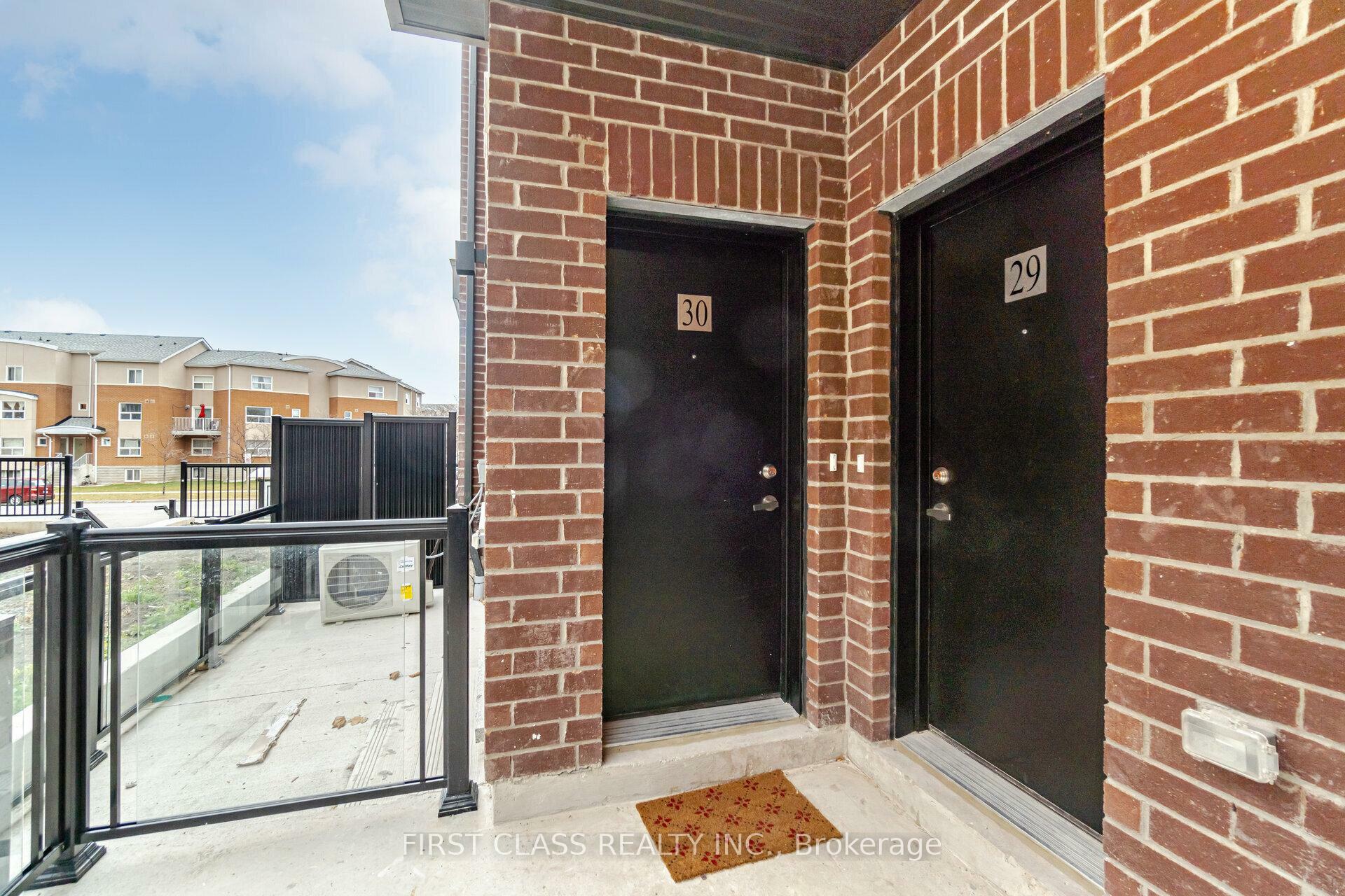 Property Photo: 3405 Ridgeway Drive 30 ON L5T 5T3