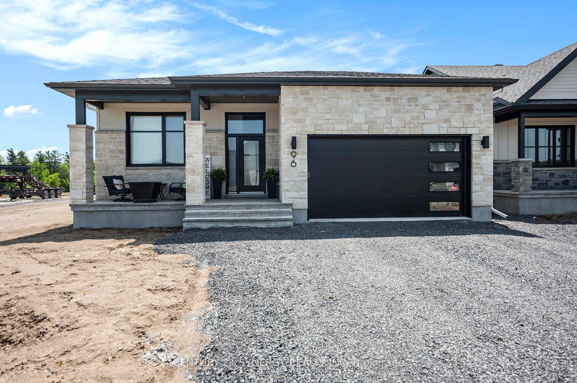 Property Photo: 96 Helen Street B ON K0A 1R0
