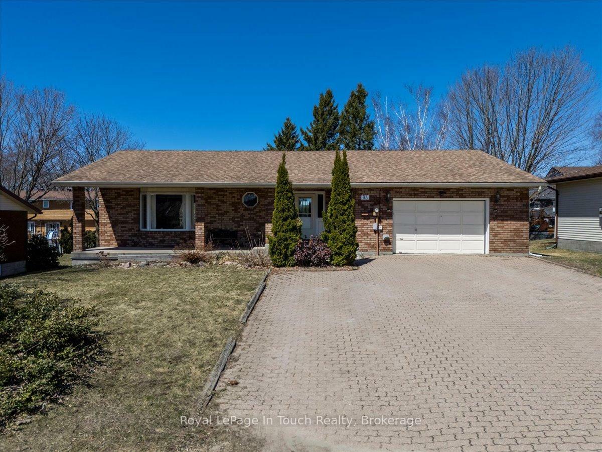 93 Edward Street  Penetanguishene ON L9M 1J3 photo