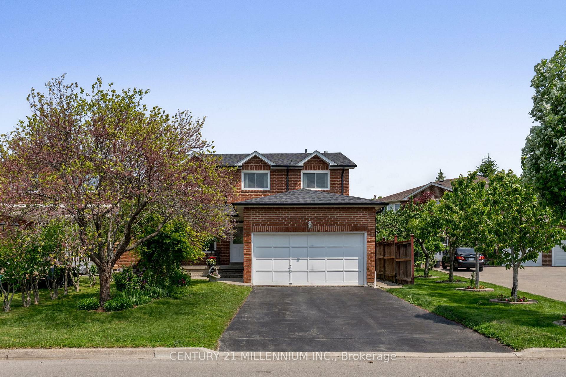 Property Photo: 17 Whitehaven Drive ON L6Z 2R5