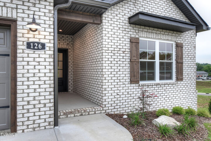Property Photo: 126 Dry Kiln Court TN 37615