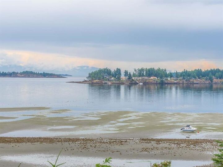 Property Photo: 1175 Resort Dr #1113 Sa2 BC V9P 2E3