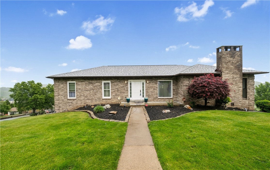 Property Photo: 155 Pride Dr PA 15012
