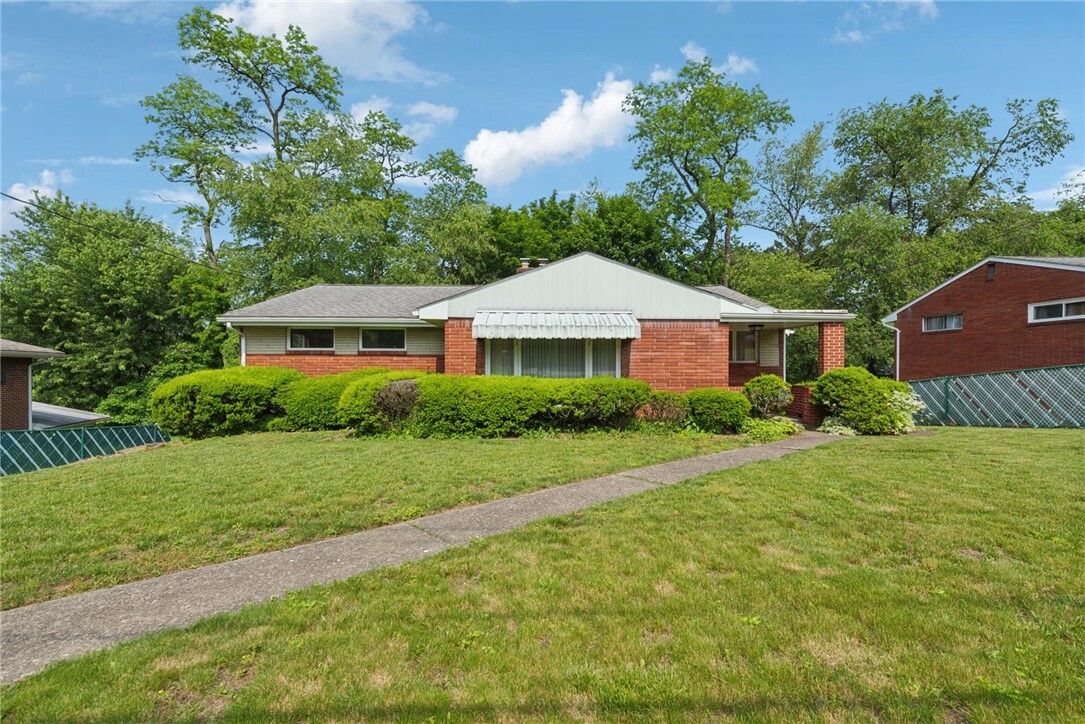 Property Photo: 1341 Foxboro Drive PA 15146