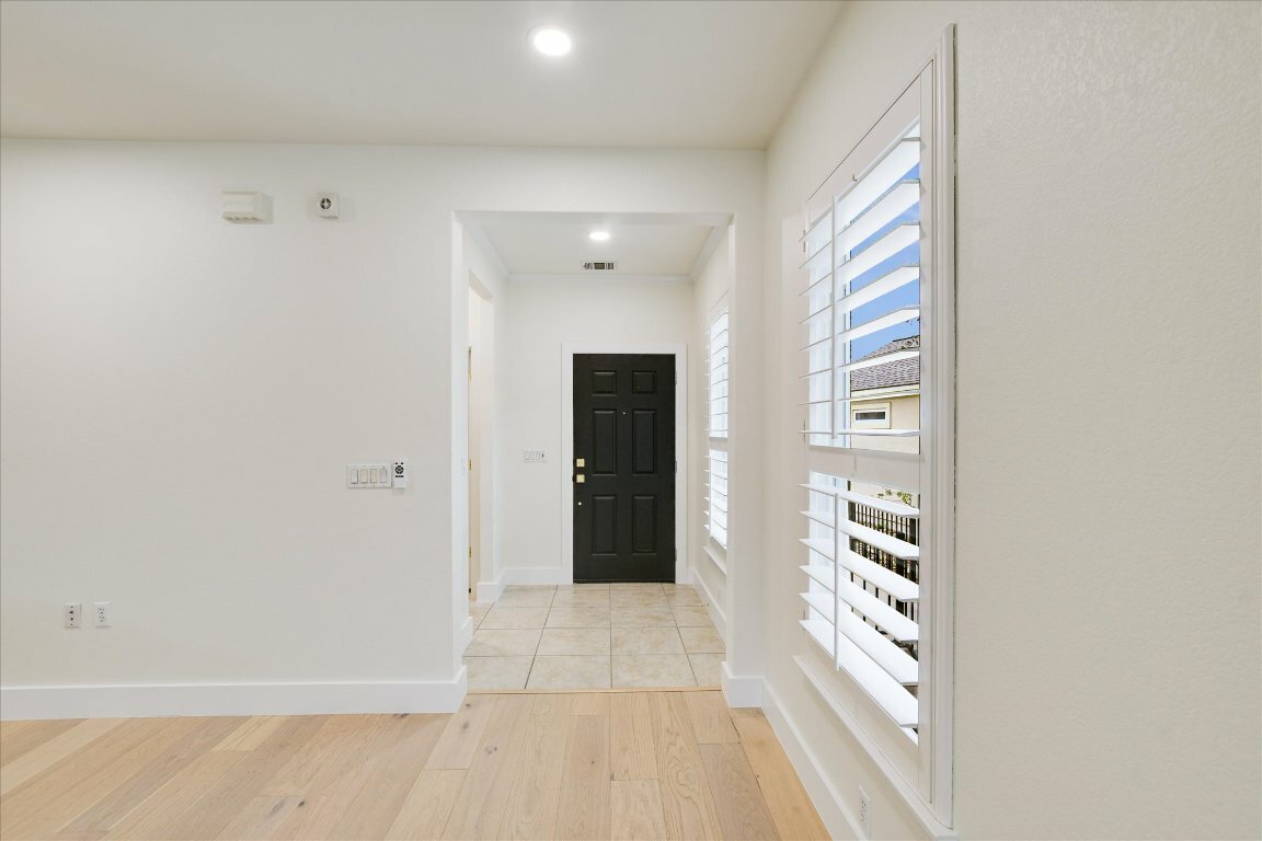 Property Photo: 515 Mill Pond Path TX 78633