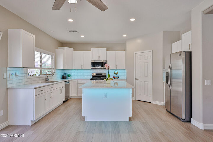 Property Photo:  14723 N 141st Lane  AZ 85379 