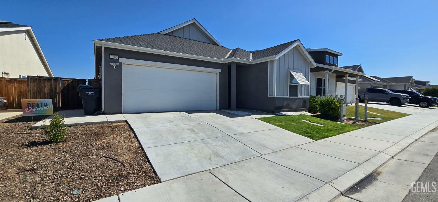 Property Photo: 9606 Silver Falls Lane CA 93263