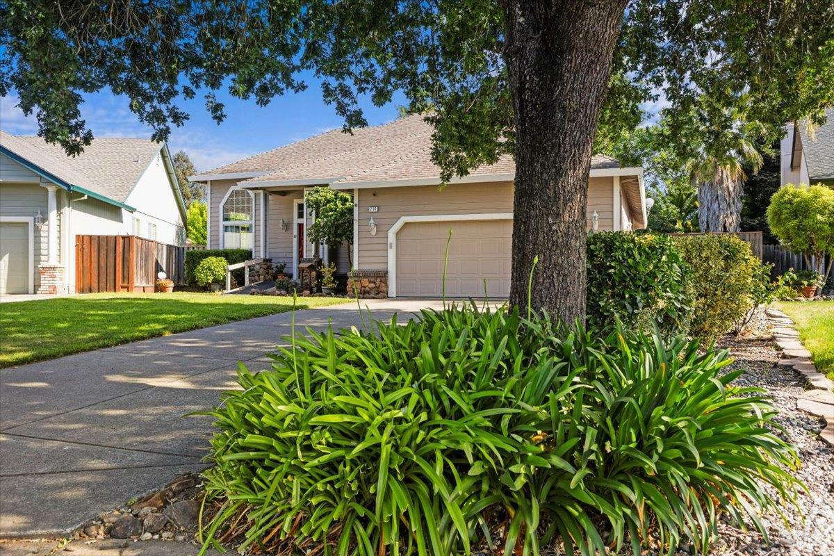 Property Photo: 214 Viking Court CA 95492