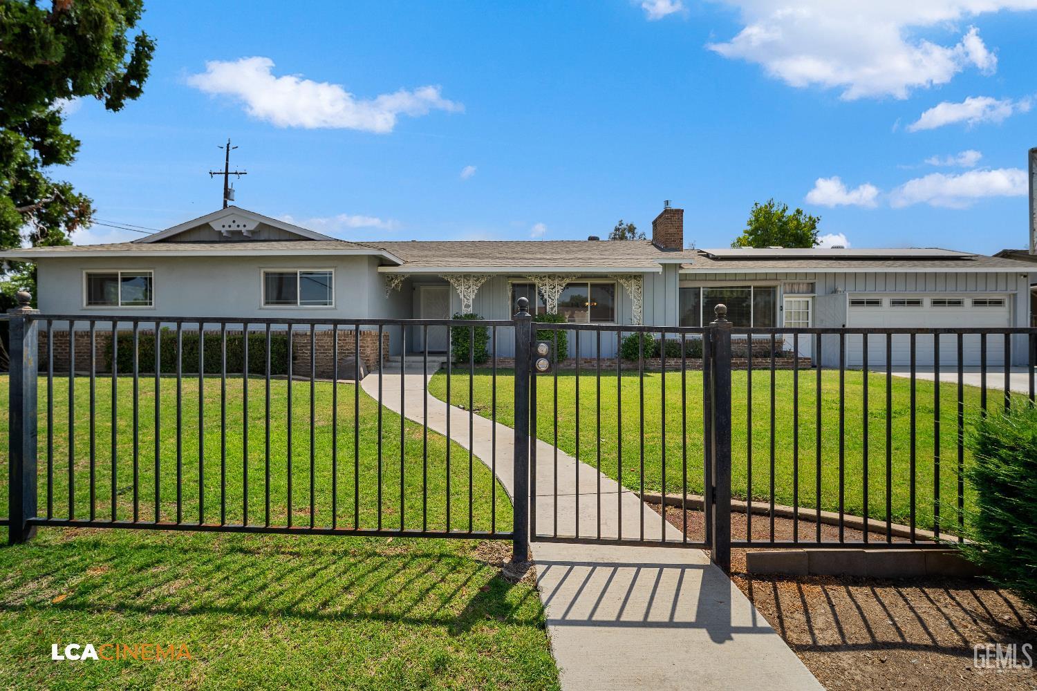 Property Photo:  510 Garnsey Avenue  CA 93309 