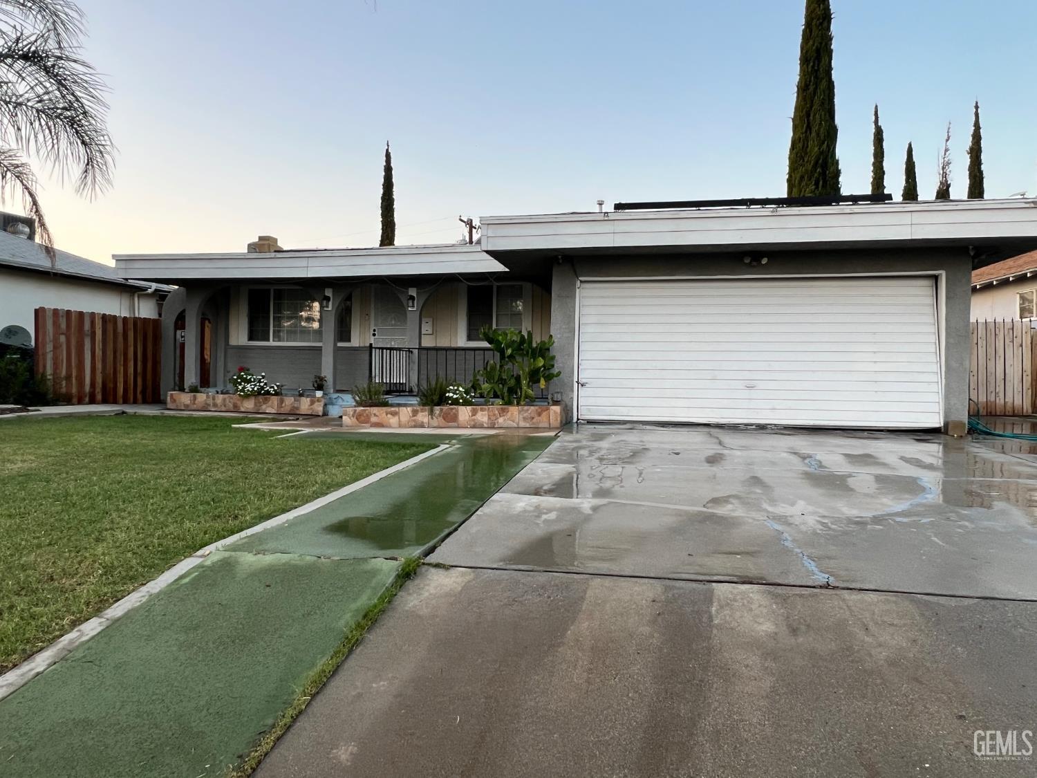 Property Photo:  1208 West Point Drive  CA 93305 