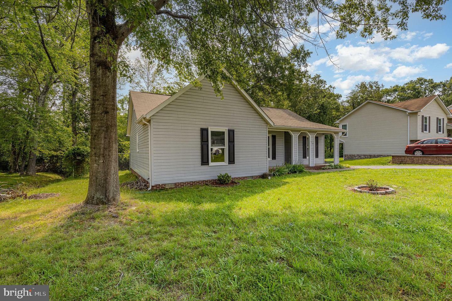Property Photo: 524 Halleck Street VA 22407