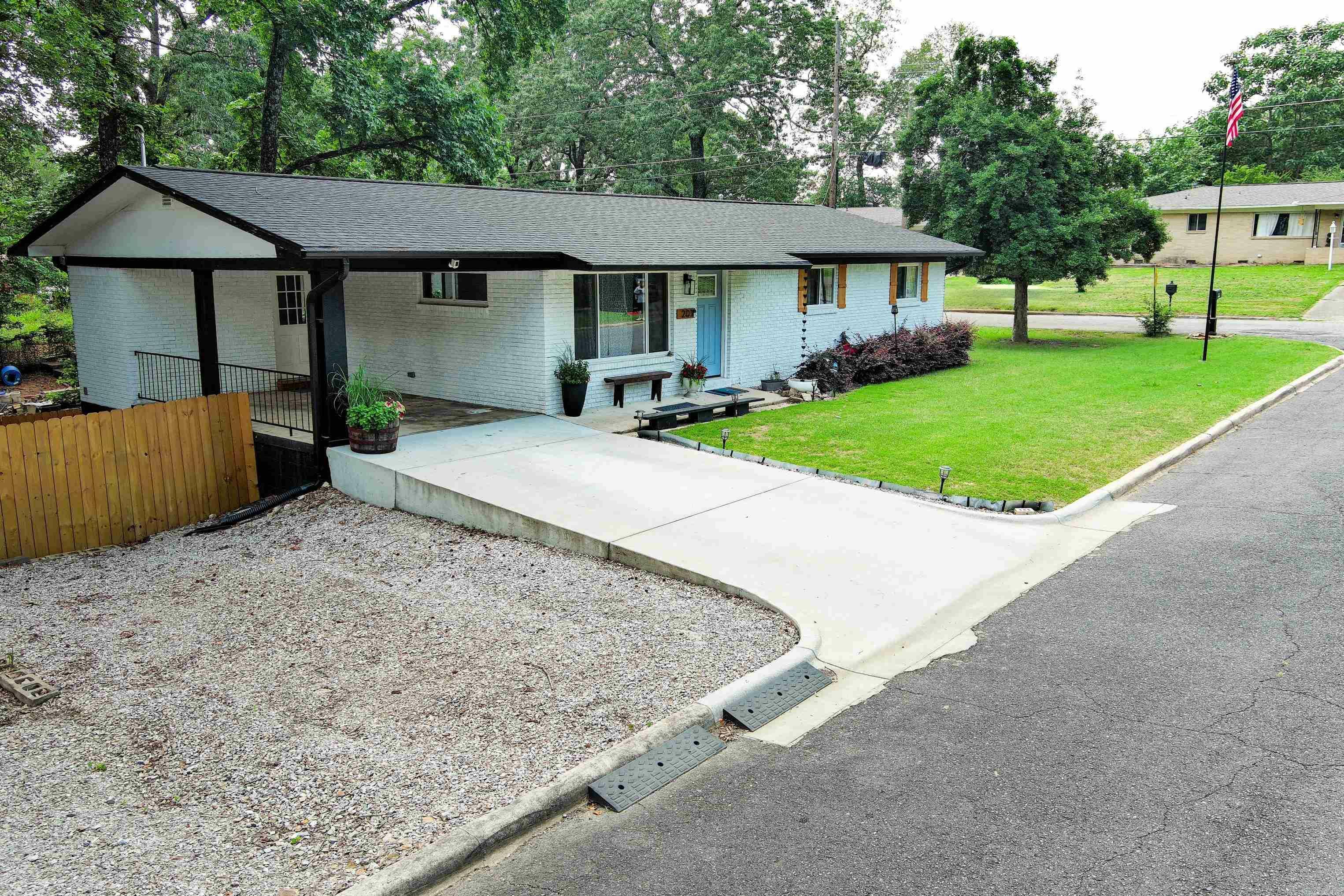 Property Photo:  201 Sunset Street  AR 71913 