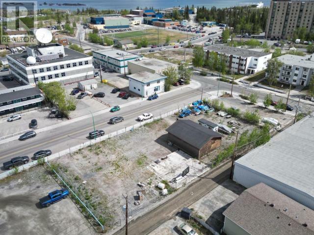 Property Photo:  5116, 5118 50 Street  NT  