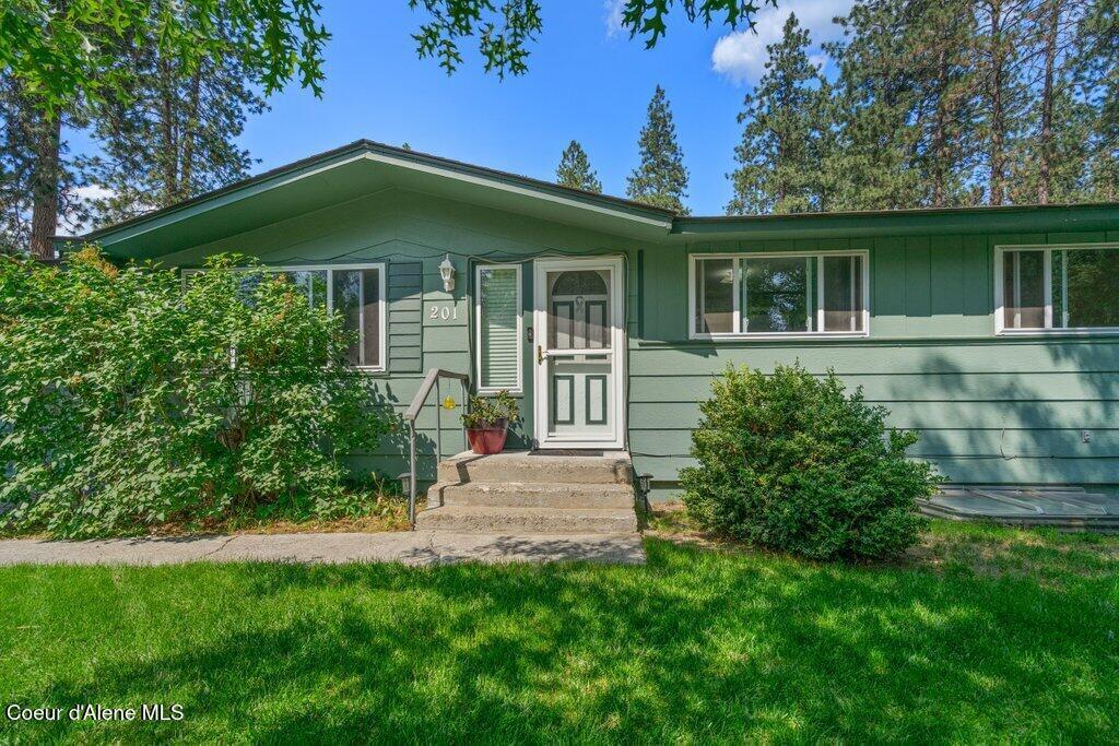 Property Photo: 201 S Sequoia Ct ID 83854