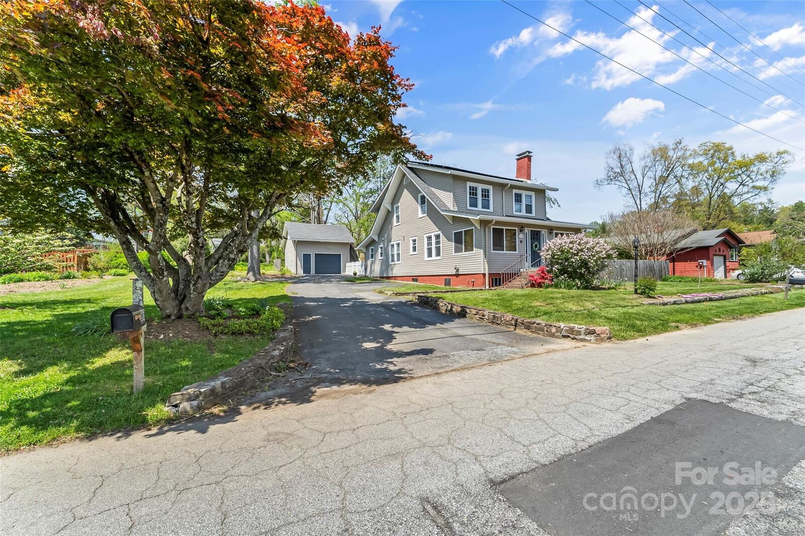 Property Photo:  1621 Ridgewood Boulevard  NC 28791 