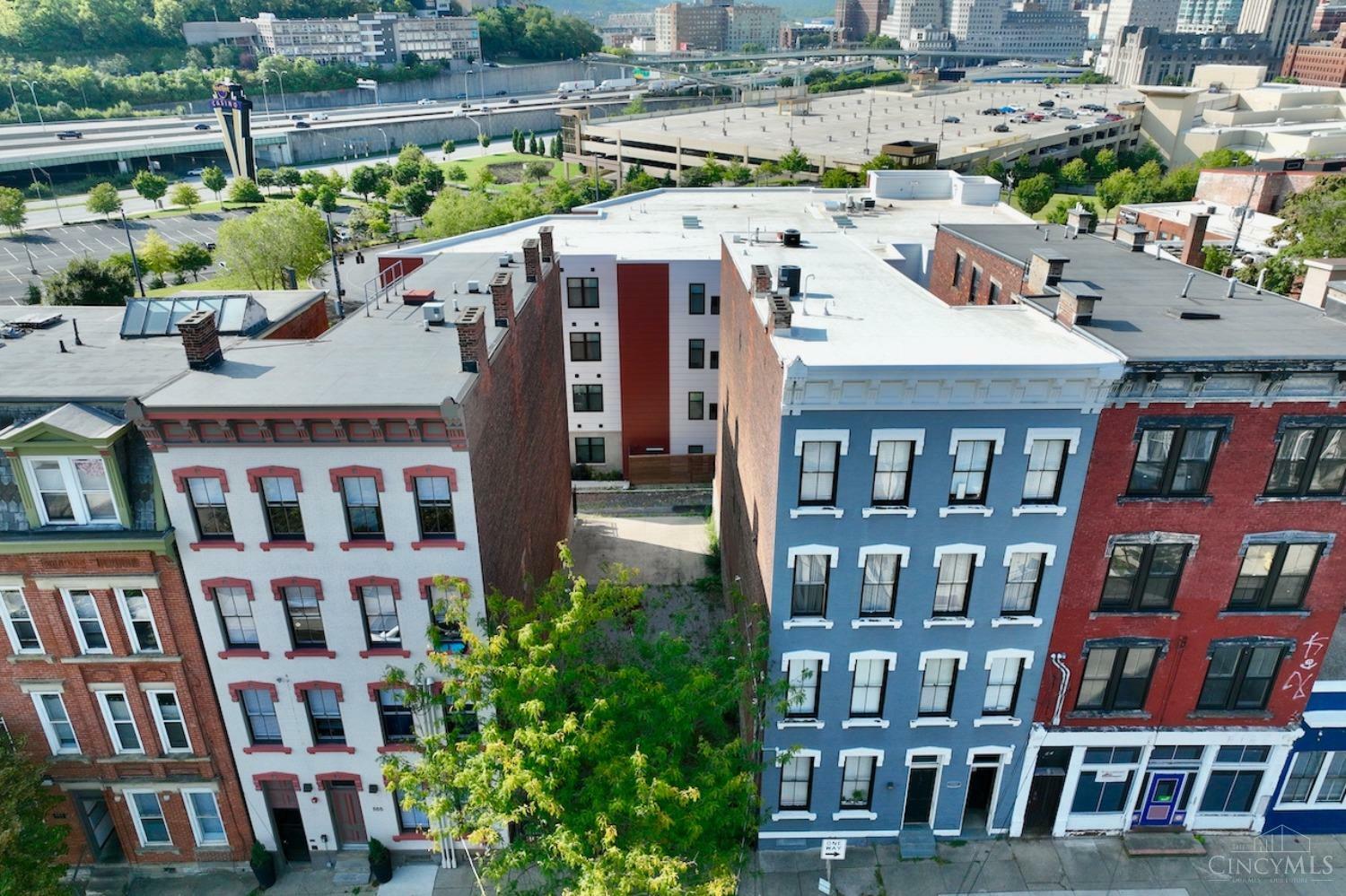 Property Photo: 553 E Thirteenth Street OH 45202