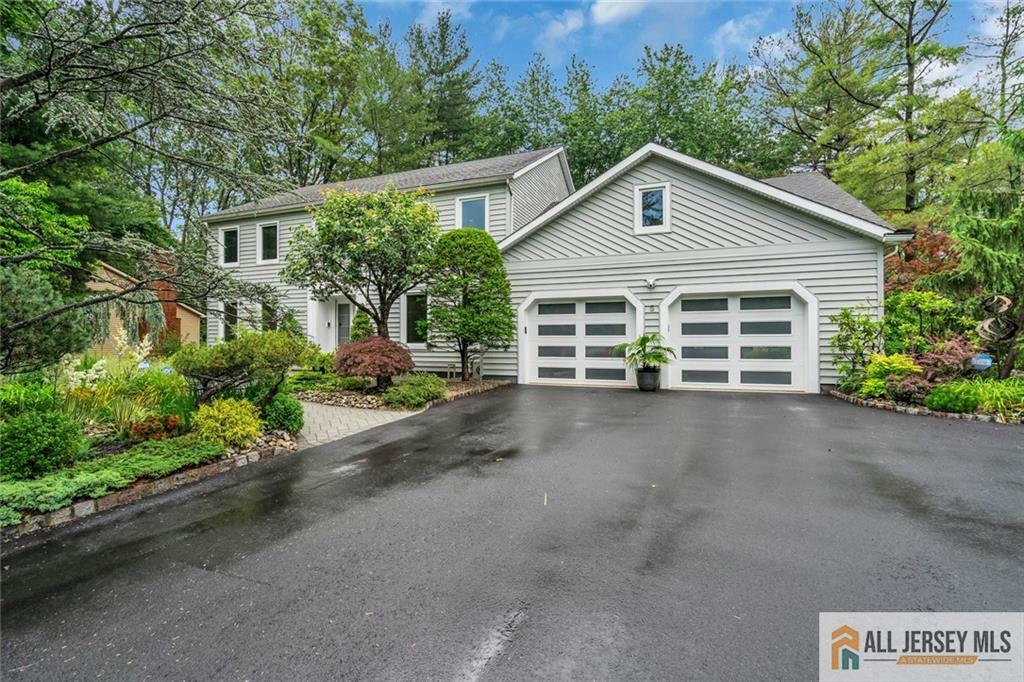 Property Photo: 5 Leighton Court NJ 08816