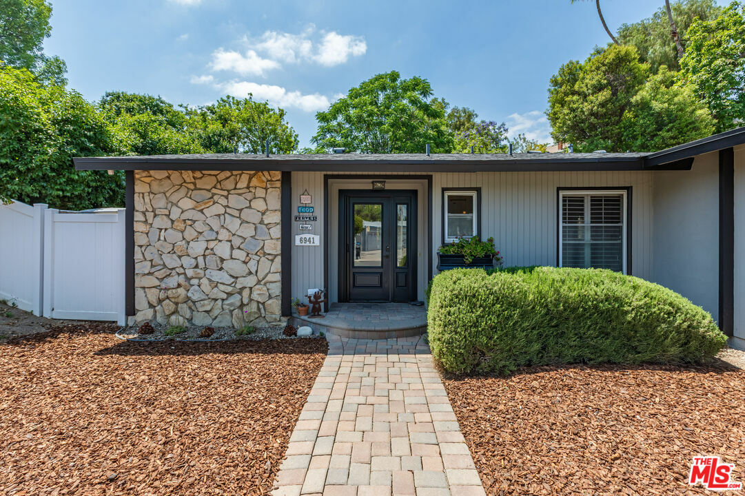 Property Photo: 6941 Scarborough Peak Dr CA 91307