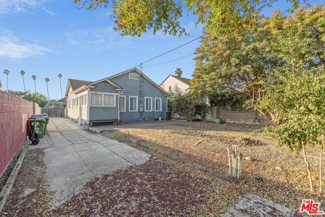 Property Photo: 412 N Kingsley Dr CA 90004
