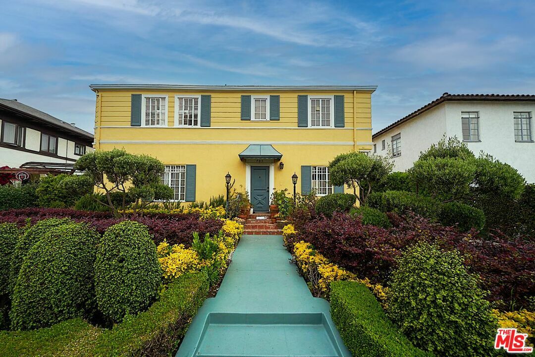 Property Photo: 701 Lorraine Blvd CA 90005