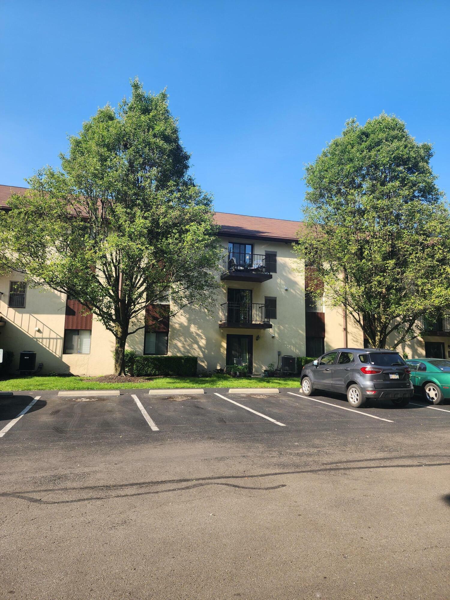 Property Photo: 3939 Karl Road OH 43224